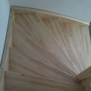 Viertelgewendelte Treppe