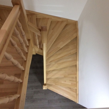 halbgewendelte Treppe
