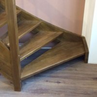Viertelgewendelte Treppe
