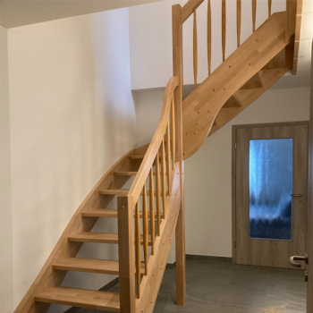 Viertelgewendelte Treppe